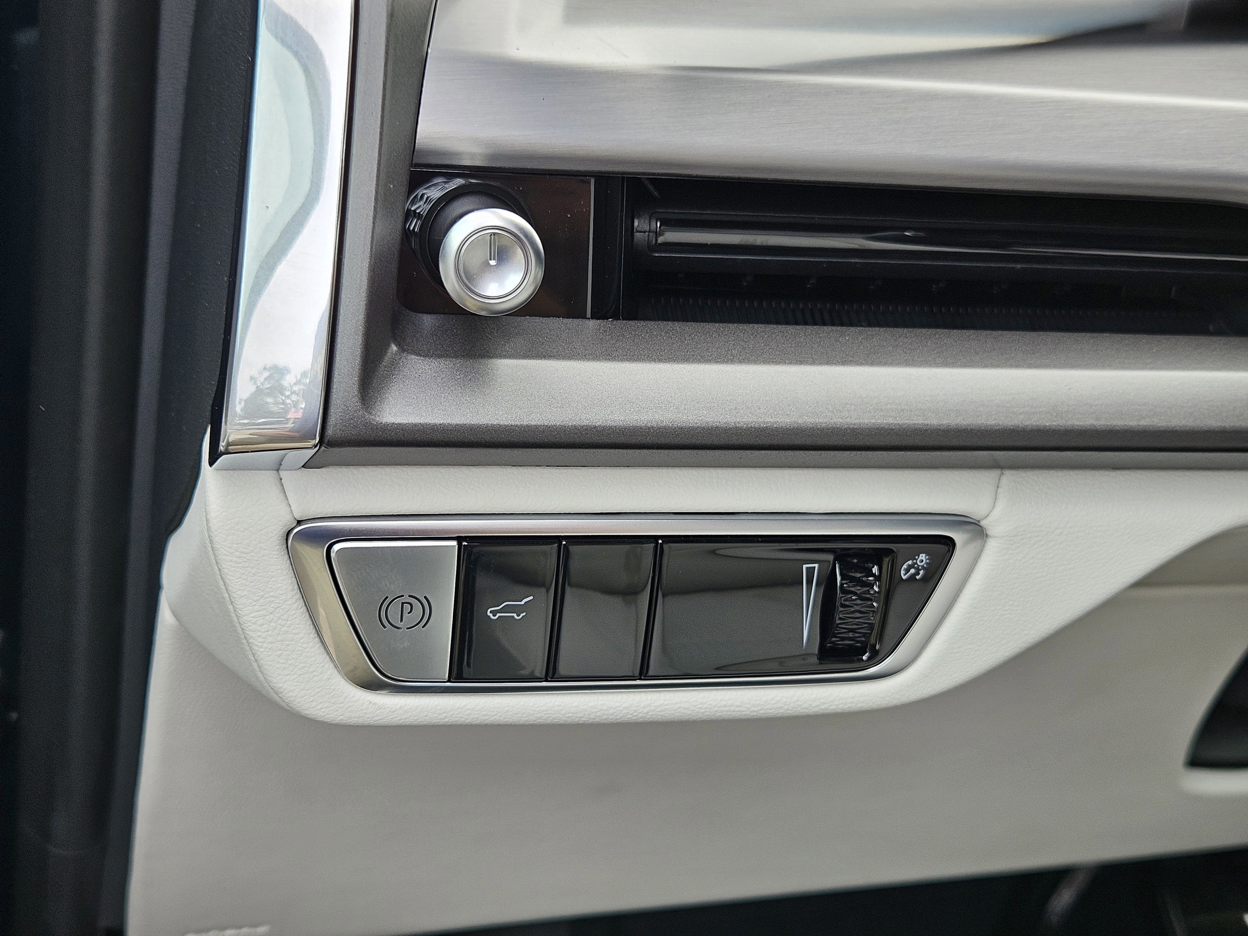 New 2026 Cadillac Vistiq Luxury image 24