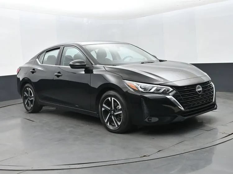 Used 2025 Nissan Sentra SV FWD image 2