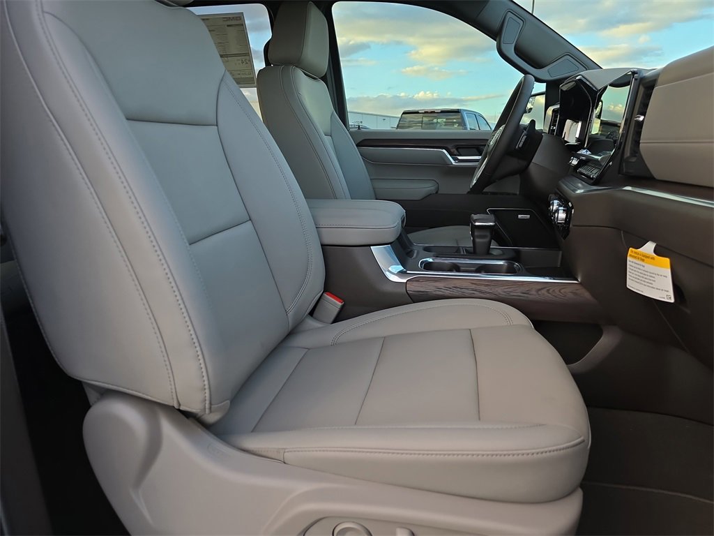 New 2026 GMC Sierra 1500 SLT w/ SLT Premium Package image 10