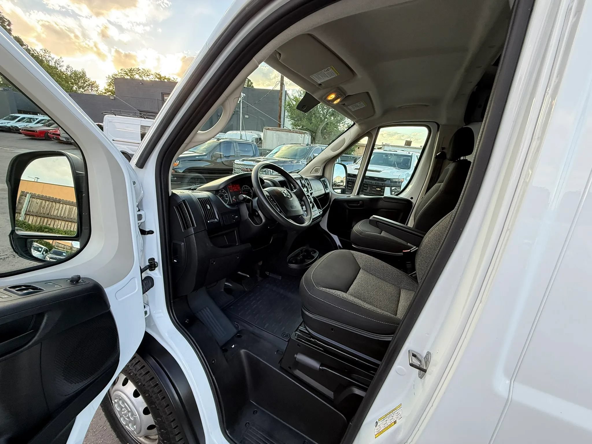 Used 2020 RAM ProMaster 2500 FWD image 14