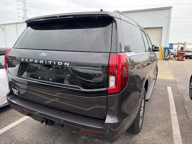 Used 2025 Ford Expedition Active AWD/4WD image 4