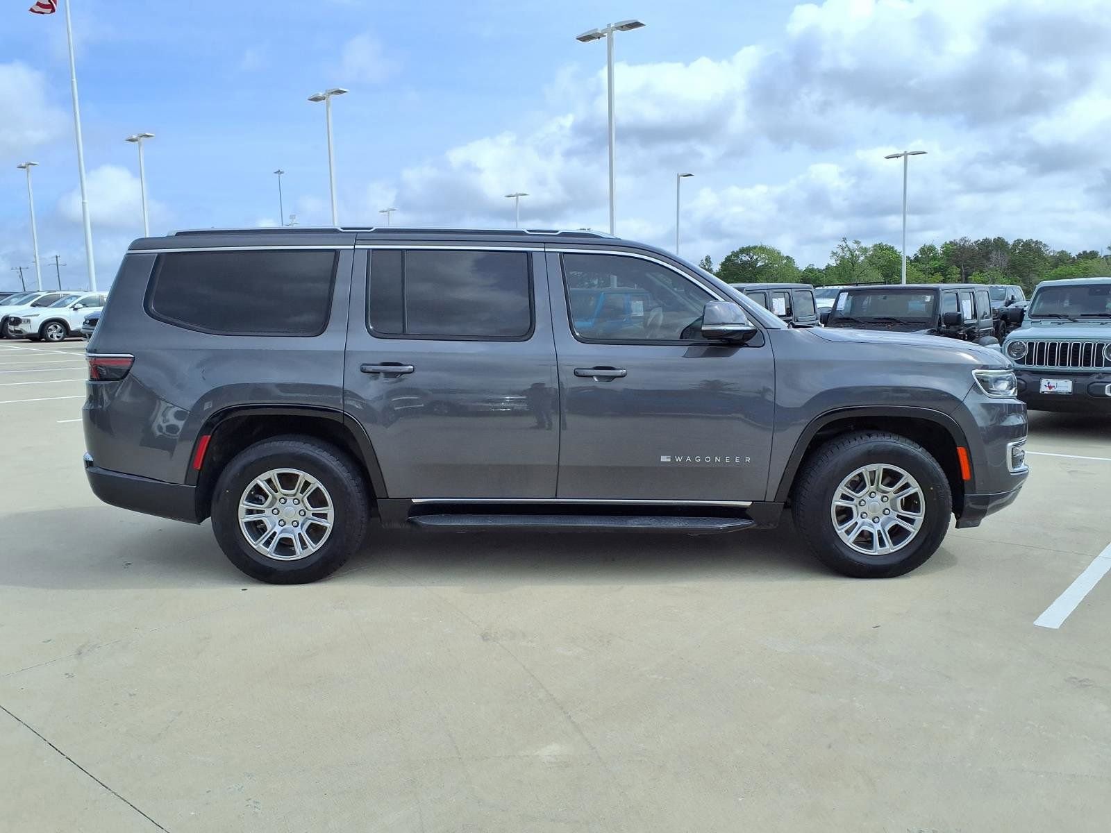 Used 2022 Jeep Wagoneer Series I RWD image 5