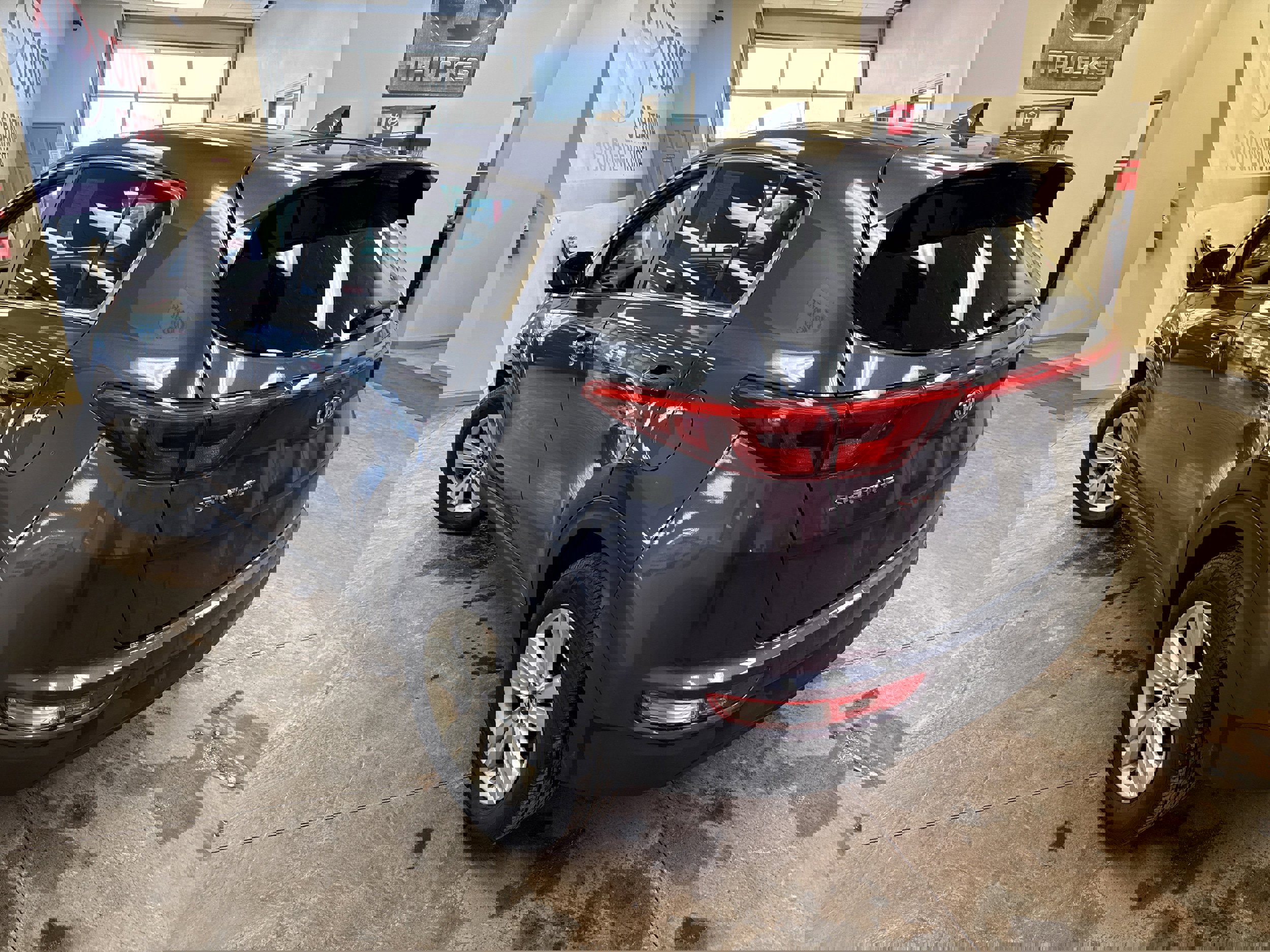 Used 2019 Kia Sportage LX image 8