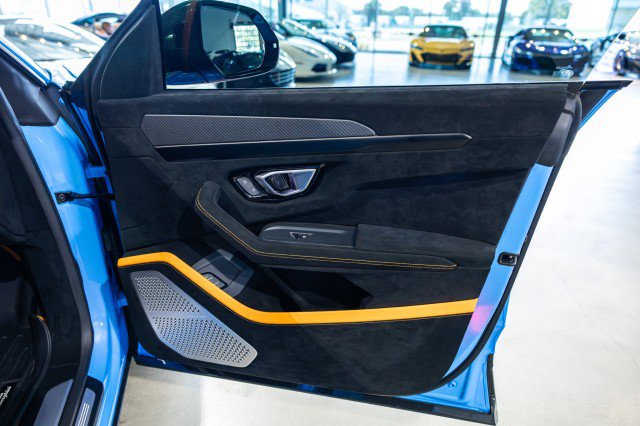 Used 2024 Lamborghini Urus Performante AWD/4WD image 35