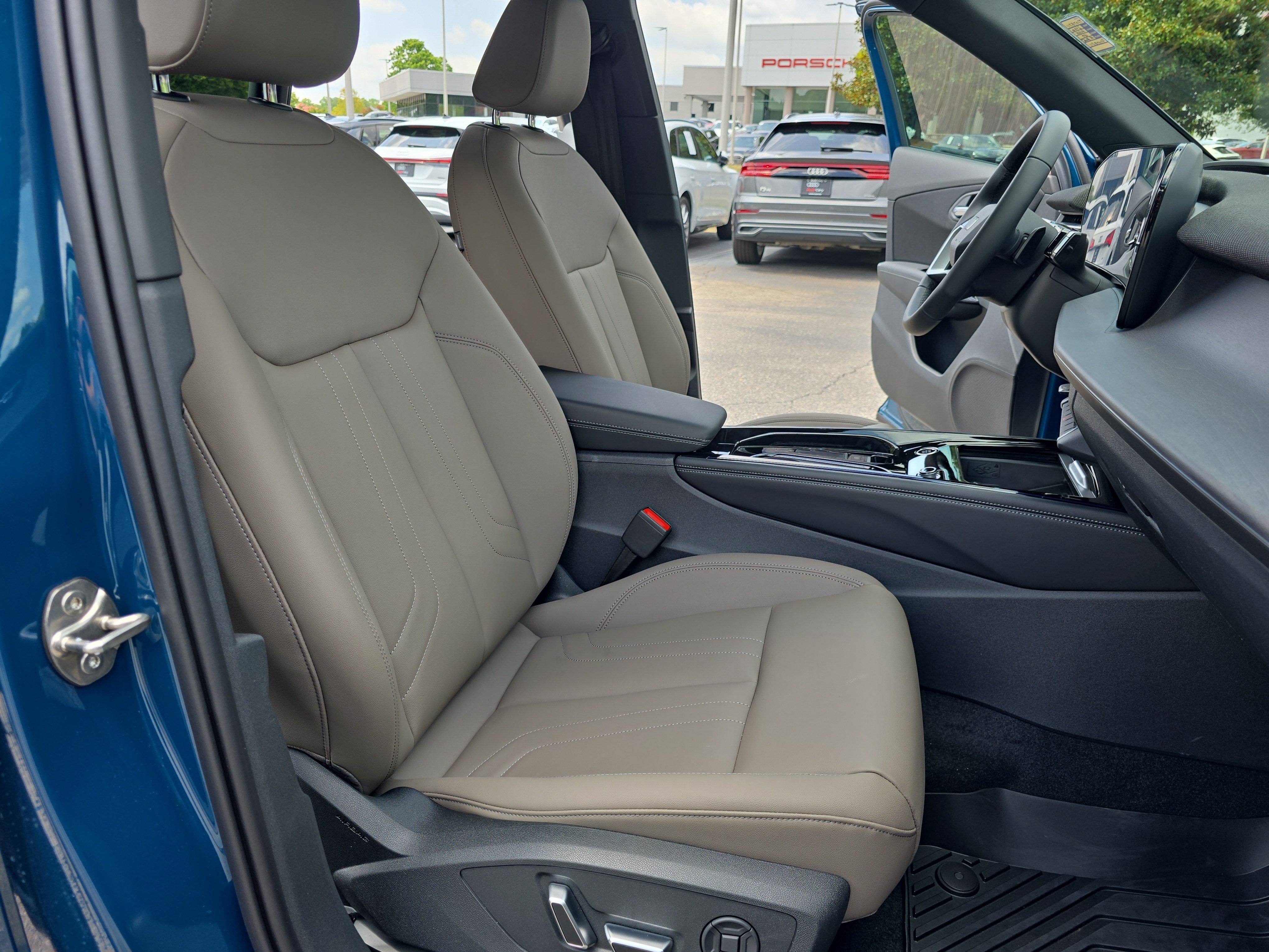 New 2026 Audi Q3 quattro 2.0T AWD/4WD image 10