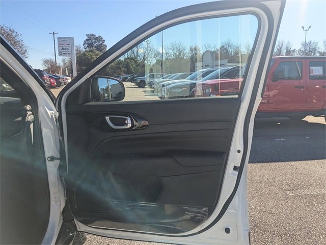 New 2026 Jeep Compass Trailhawk image 31