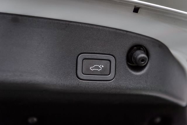 Used 2015 Jaguar XJ L Portfolio image 12