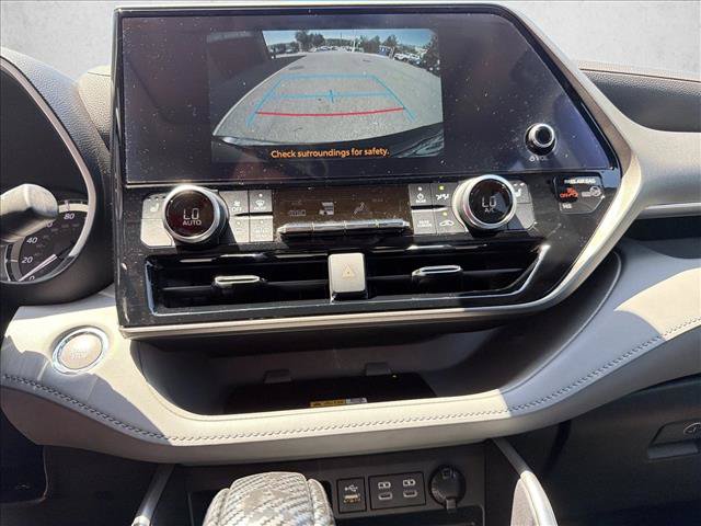 Used 2023 Toyota Highlander XLE FWD image 20