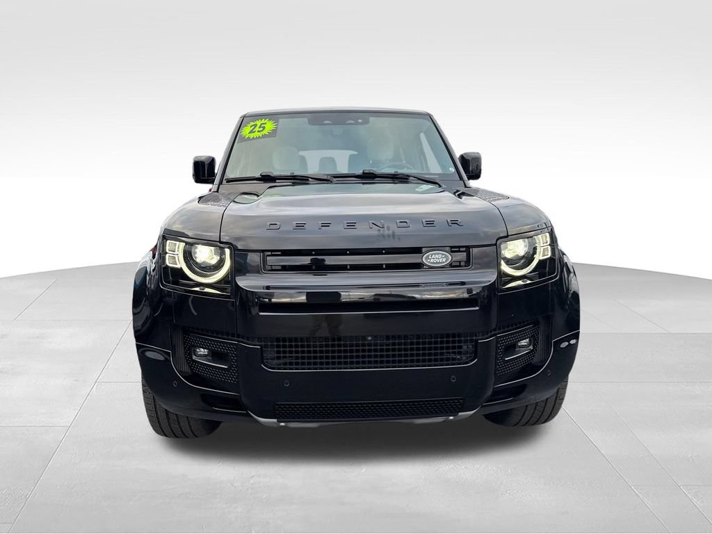 Used 2025 Land Rover Defender 130 V8 AWD/4WD image 9