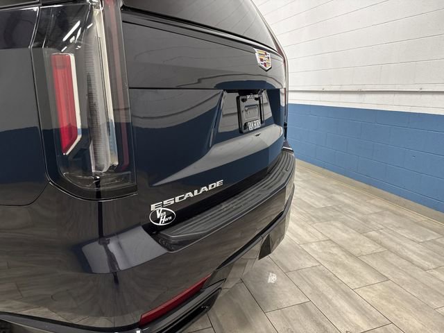 Used 2023 Cadillac Escalade Sport w/ Touring Package image 41