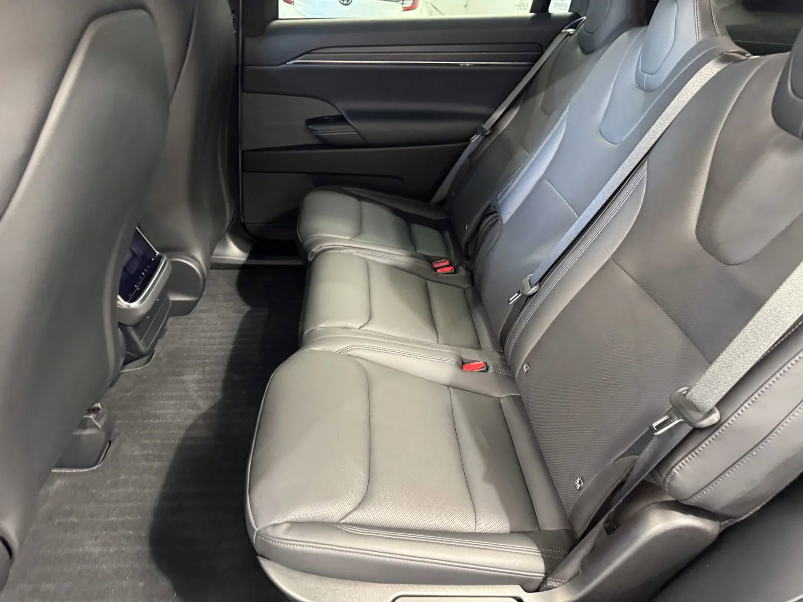 Used 2024 Tesla Model X AWD/4WD image 10