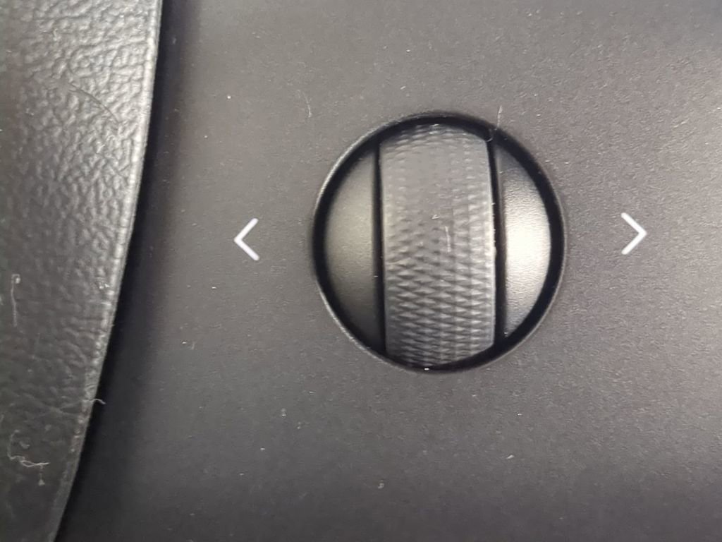 Used 2020 Tesla Model Y Long Range image 32