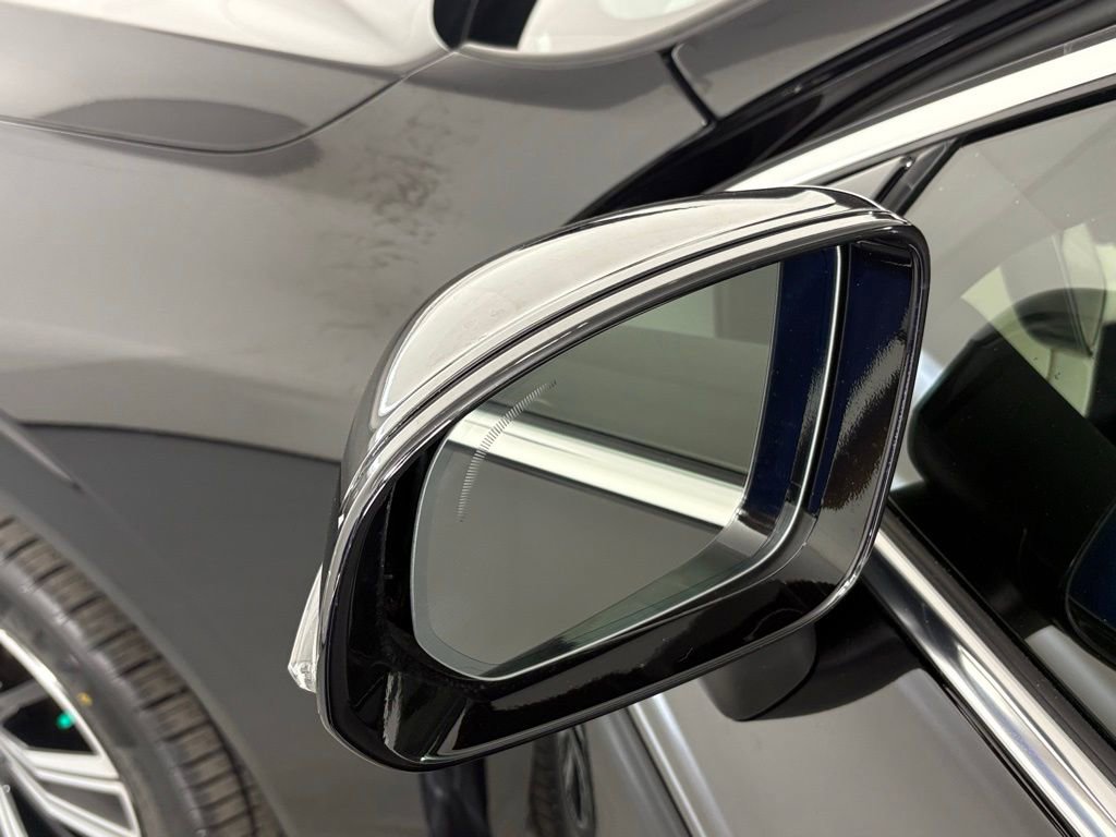 Used 2022 Volvo XC60 B6 Inscription w/ Advanced Package image 13