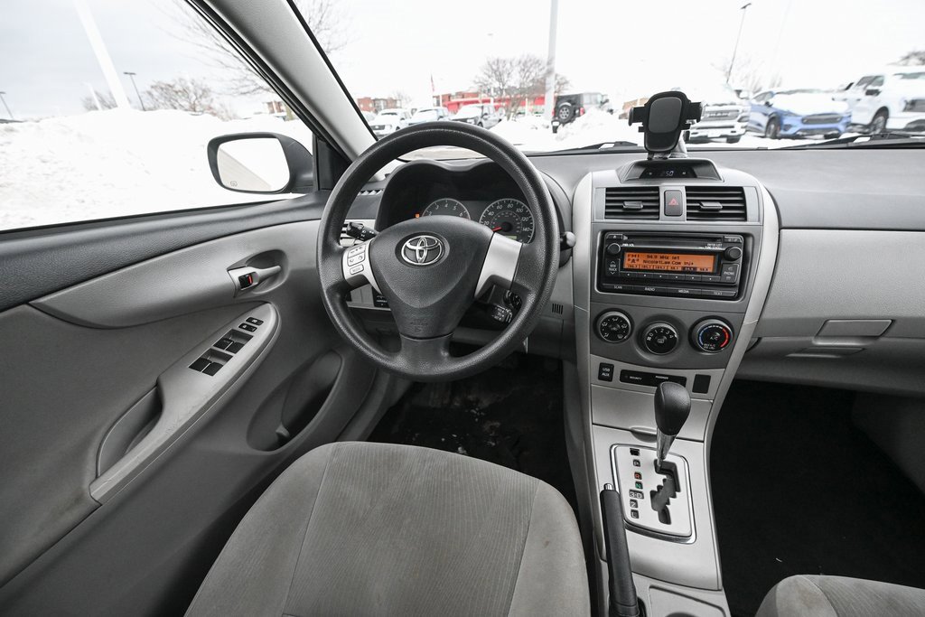 Used 2012 Toyota Corolla LE image 28