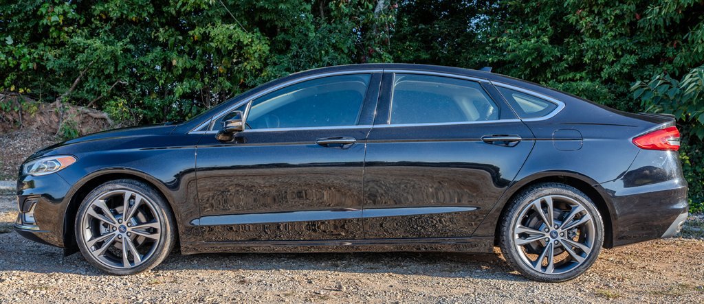 Used 2020 Ford Fusion Titanium AWD/4WD image 2