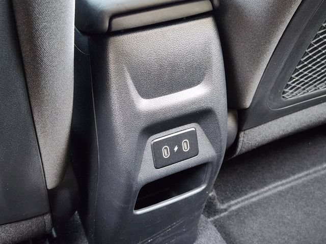 Certified 2025 Hyundai Venue SEL FWD image 22