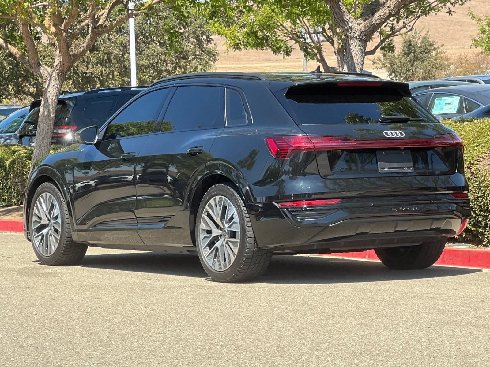 Used 2024 Audi Q8 e-tron Premium Plus w/ Prestige Package AWD/4WD image 4