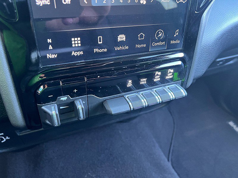 Used 2024 RAM 2500 Big Horn w/ Night Edition AWD/4WD image 29