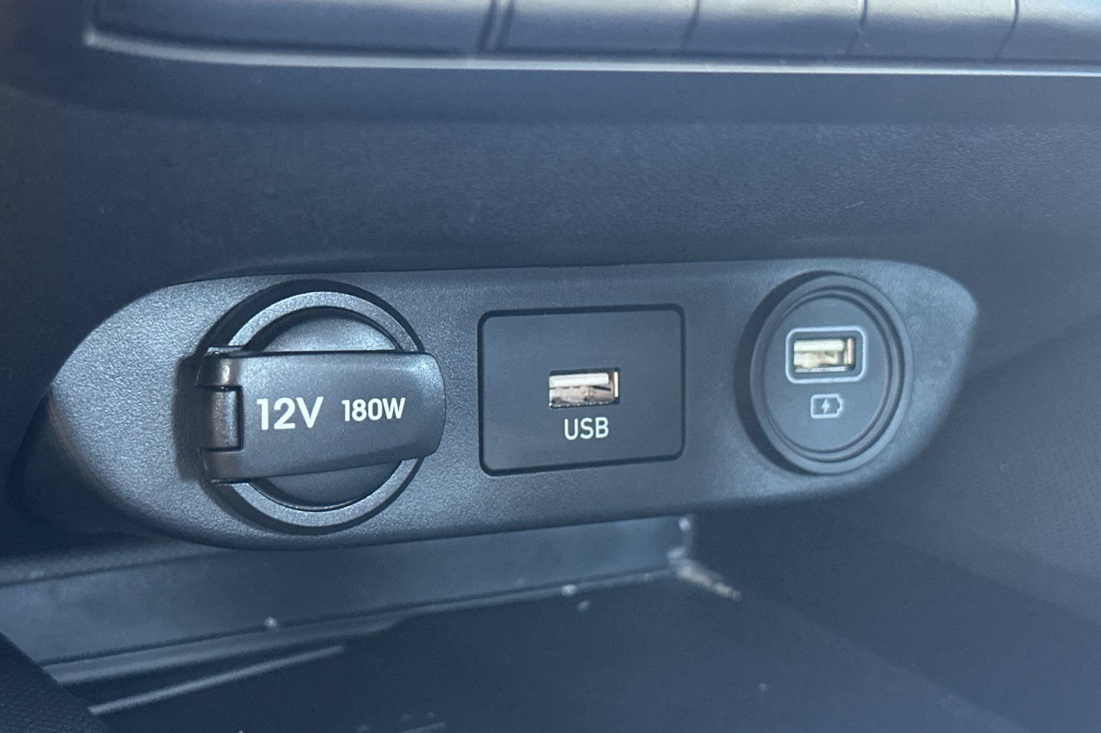 Used 2023 Hyundai Elantra Limited FWD image 30