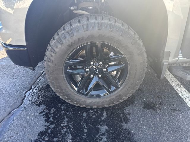 Used 2023 Chevrolet Silverado 1500 LT Trail Boss w/ LPO, Dark Essentials Package image 30