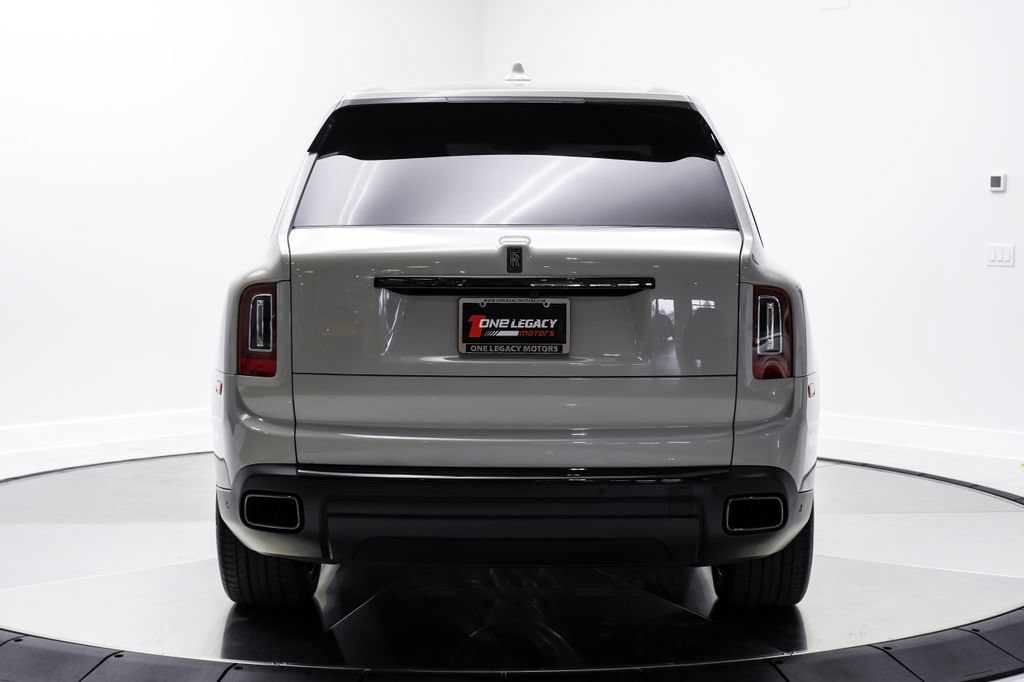 Used 2022 Rolls-Royce Cullinan Black Badge AWD/4WD image 9