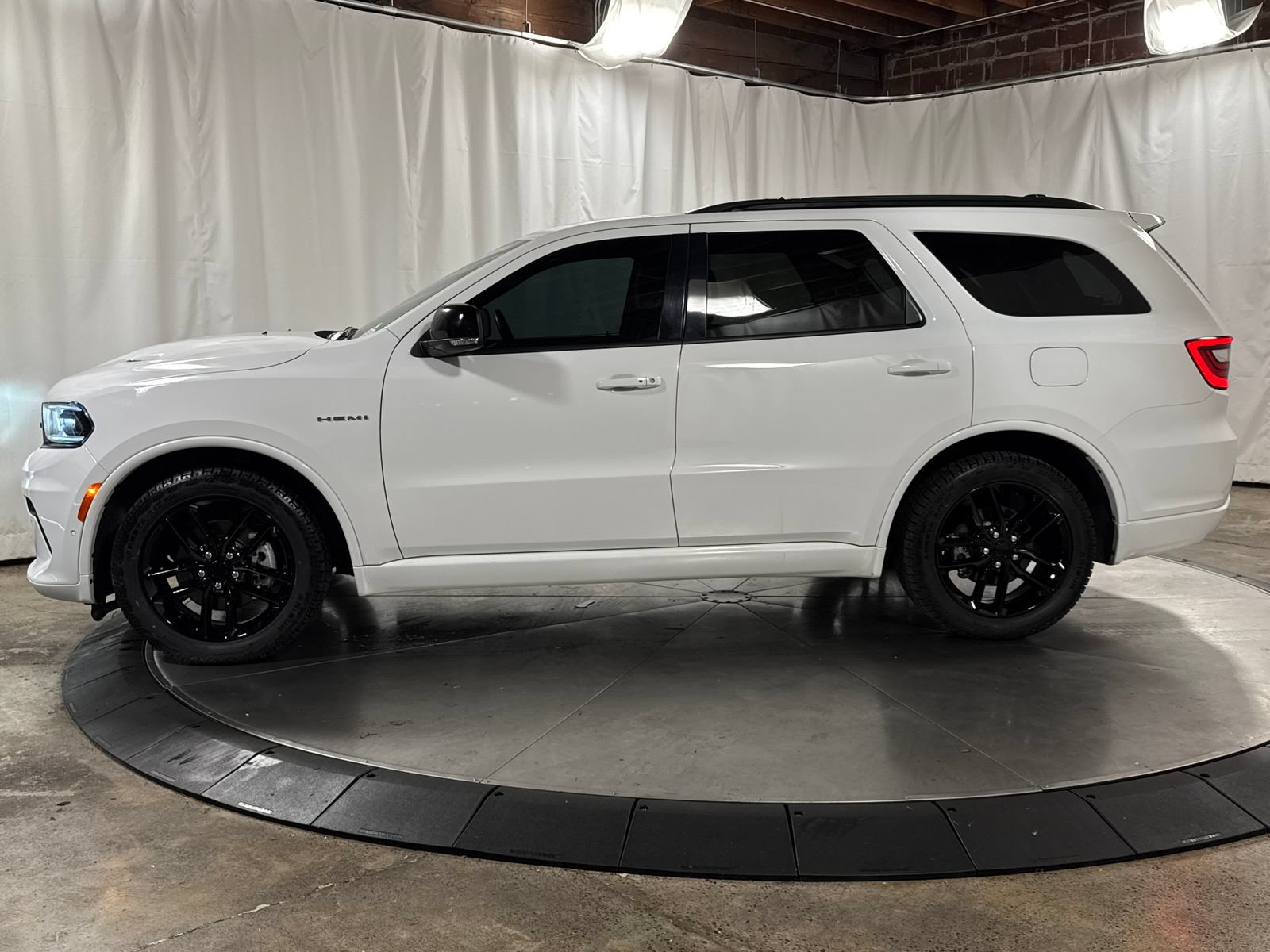 Used 2025 Dodge Durango R/T AWD/4WD image 26