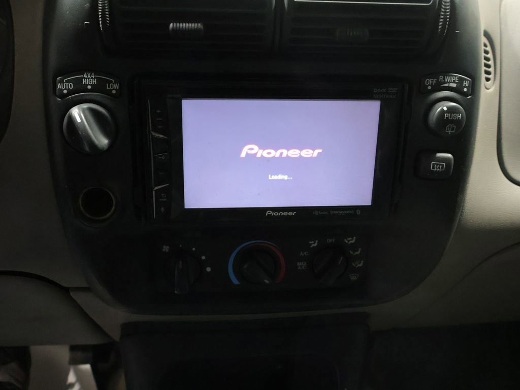Used 2000 Ford Explorer XL AWD/4WD image 19