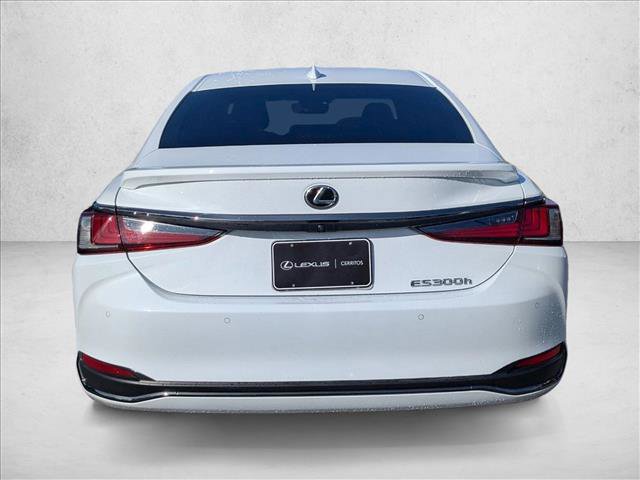 Used 2023 Lexus ES 300h F Sport image 9