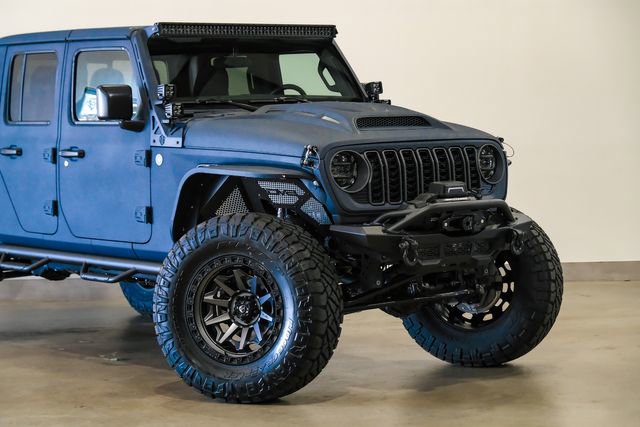 Used 2025 Jeep Gladiator Sport AWD/4WD image 13