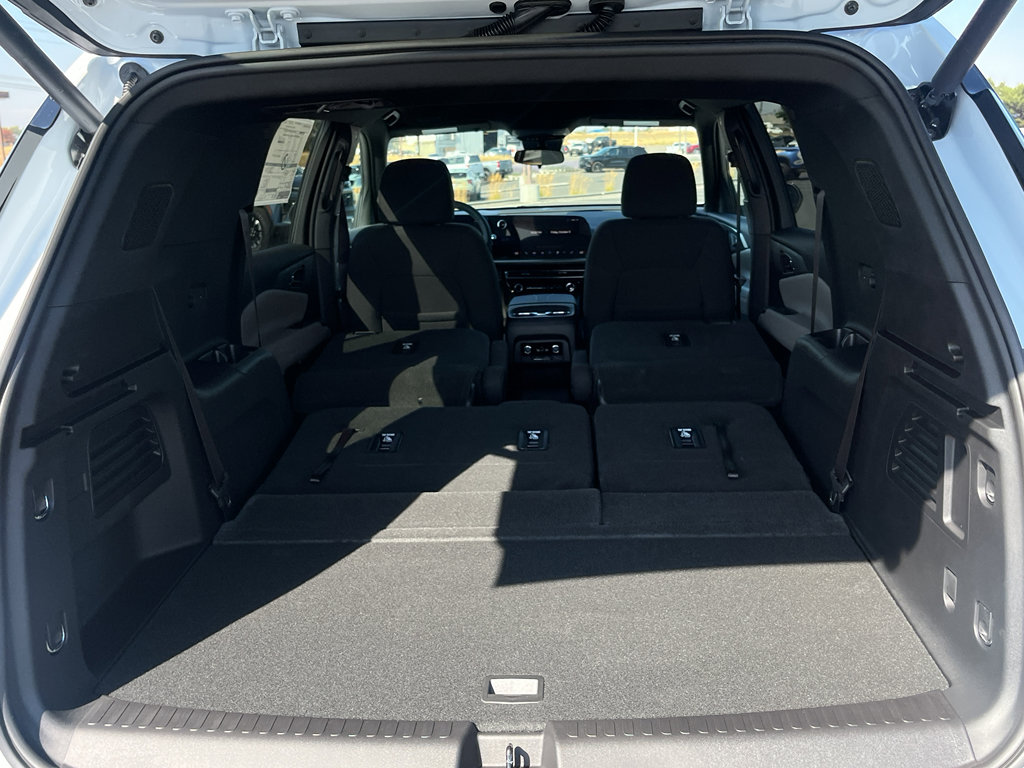 New 2026 Chevrolet Traverse LT image 11
