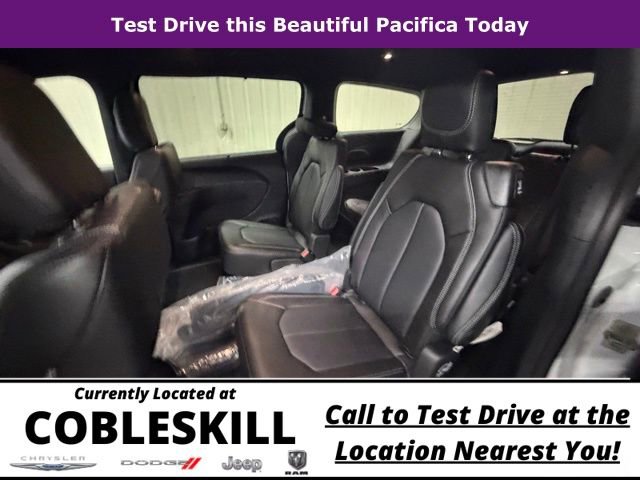 New 2026 Chrysler Pacifica Select image 15