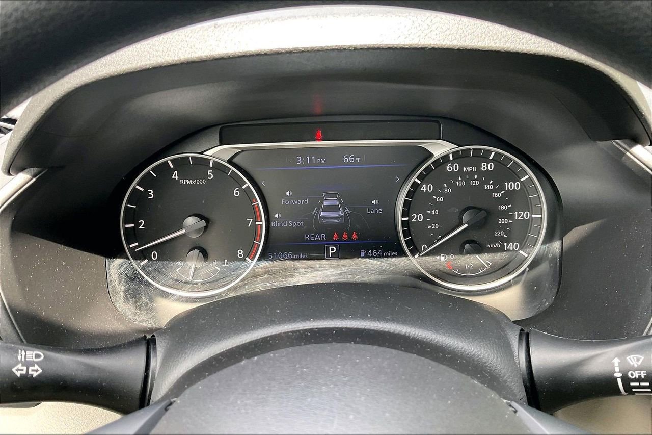 Used 2025 Nissan Altima 2.5 SV FWD image 11
