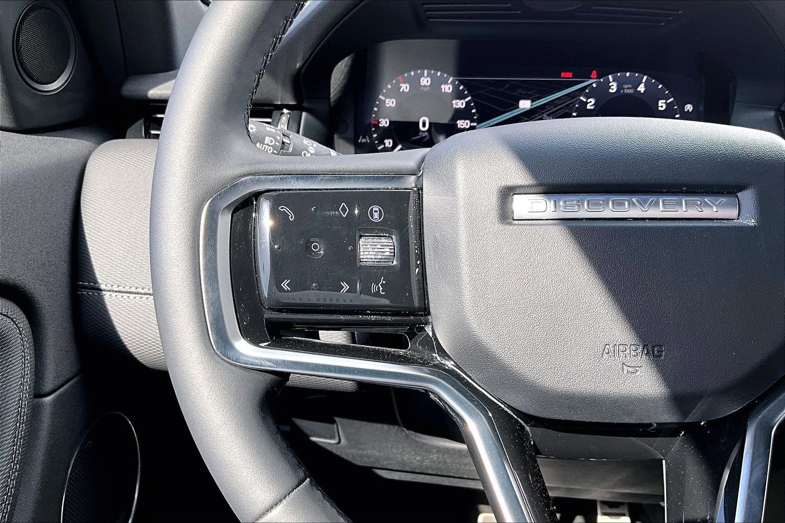 Used 2024 Land Rover Discovery Sport Dynamic SE AWD/4WD image 18