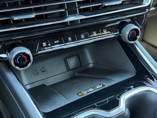 New 2026 Chevrolet Traverse High Country w/ LPO, Floor Liner Package FWD image 24