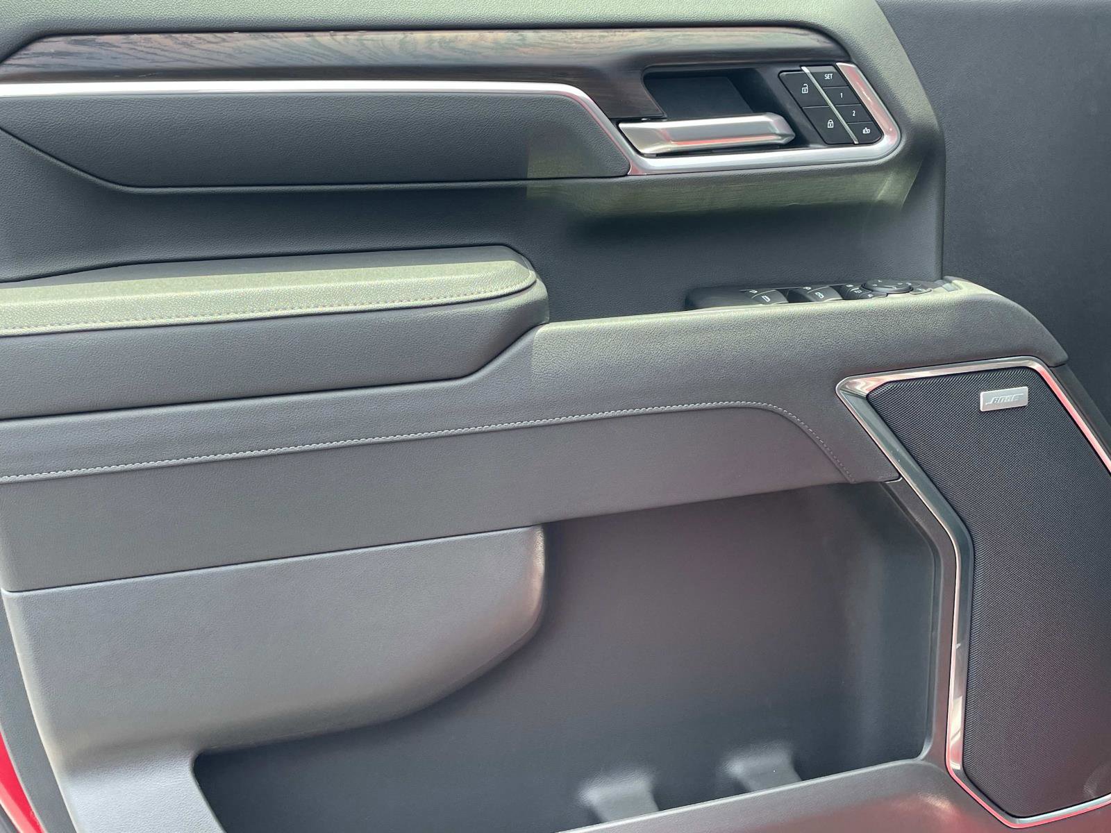 New 2025 GMC Sierra 2500 SLT w/ SLT Premium Package image 18