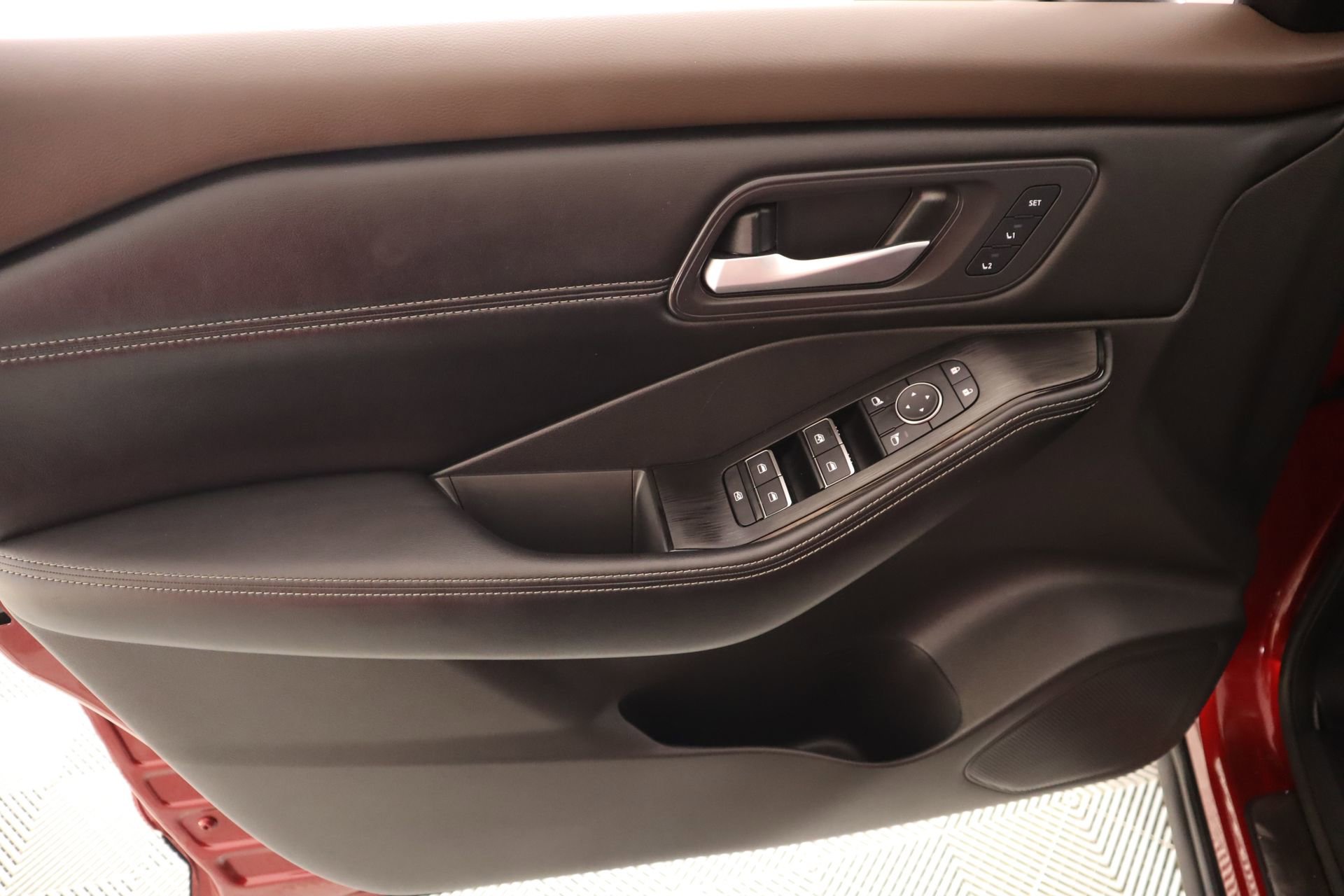 Used 2023 Nissan Rogue SL w/ SL Premium Package image 17