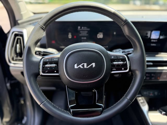 Used 2024 Kia Sorento S w/ Panoramic Sunroof Package FWD image 3