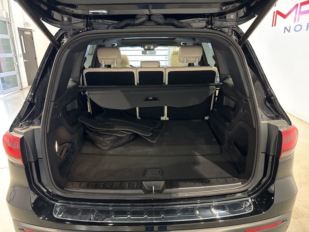 Used 2023 Mercedes-Benz EQB 300 4MATIC w/ Exclusive Package image 33