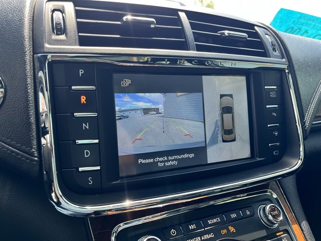 Used 2018 Lincoln Continental Reserve w/ Luxury Package AWD/4WD image 37