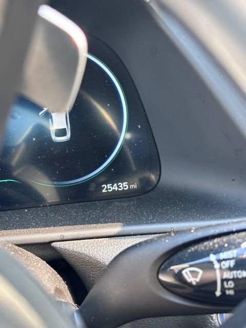 Used 2022 Hyundai Sonata Limited w/ Winter Weather Package FWD image 3
