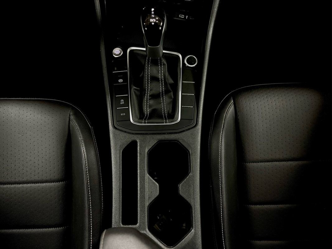 Used 2024 Volkswagen Jetta SE image 31