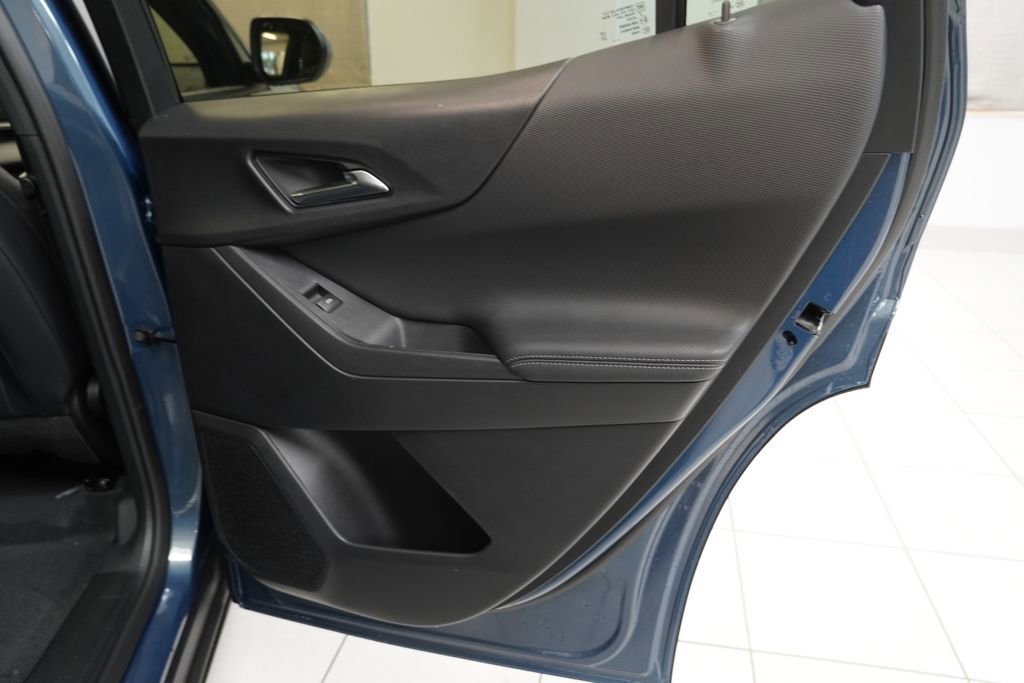 New 2026 Chevrolet Equinox LT w/ Convenience Package II FWD image 32