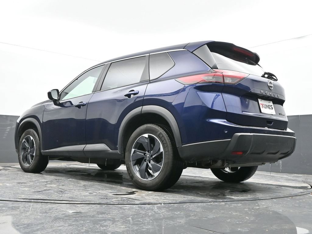 Used 2024 Nissan Rogue SV image 45