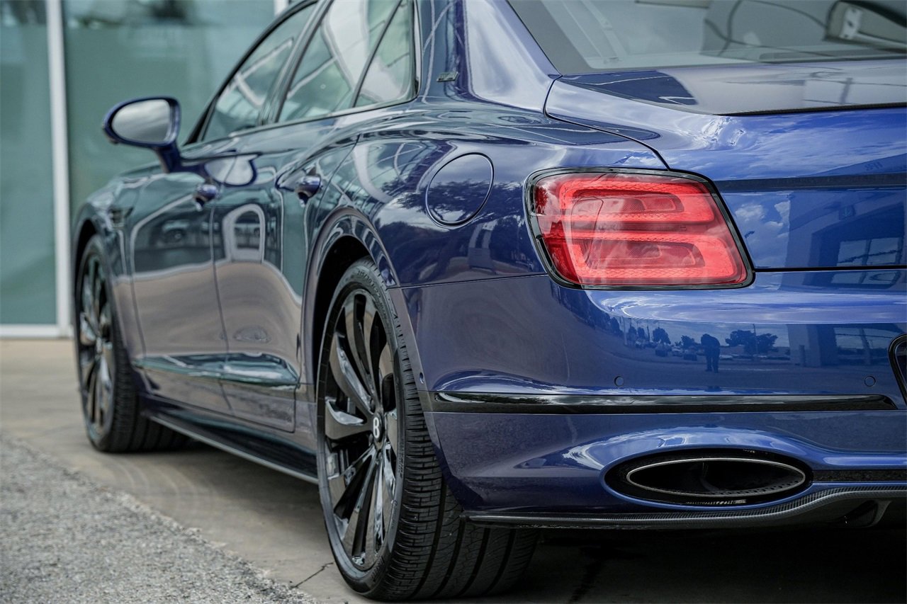 New 2025 Bentley Flying Spur Plug-In Hybrid image 13