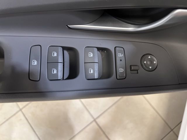 Used 2024 Hyundai Elantra SEL image 18