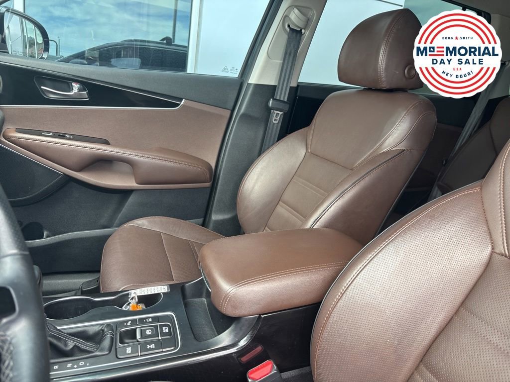 Certified 2019 Kia Sorento SX w/ SX Touring Package AWD/4WD image 14