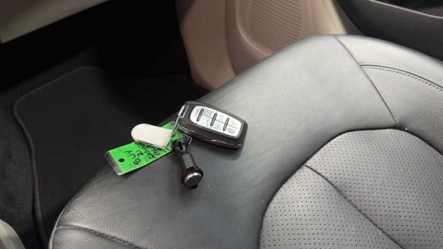 Used 2022 Chrysler Pacifica Touring-L FWD image 29