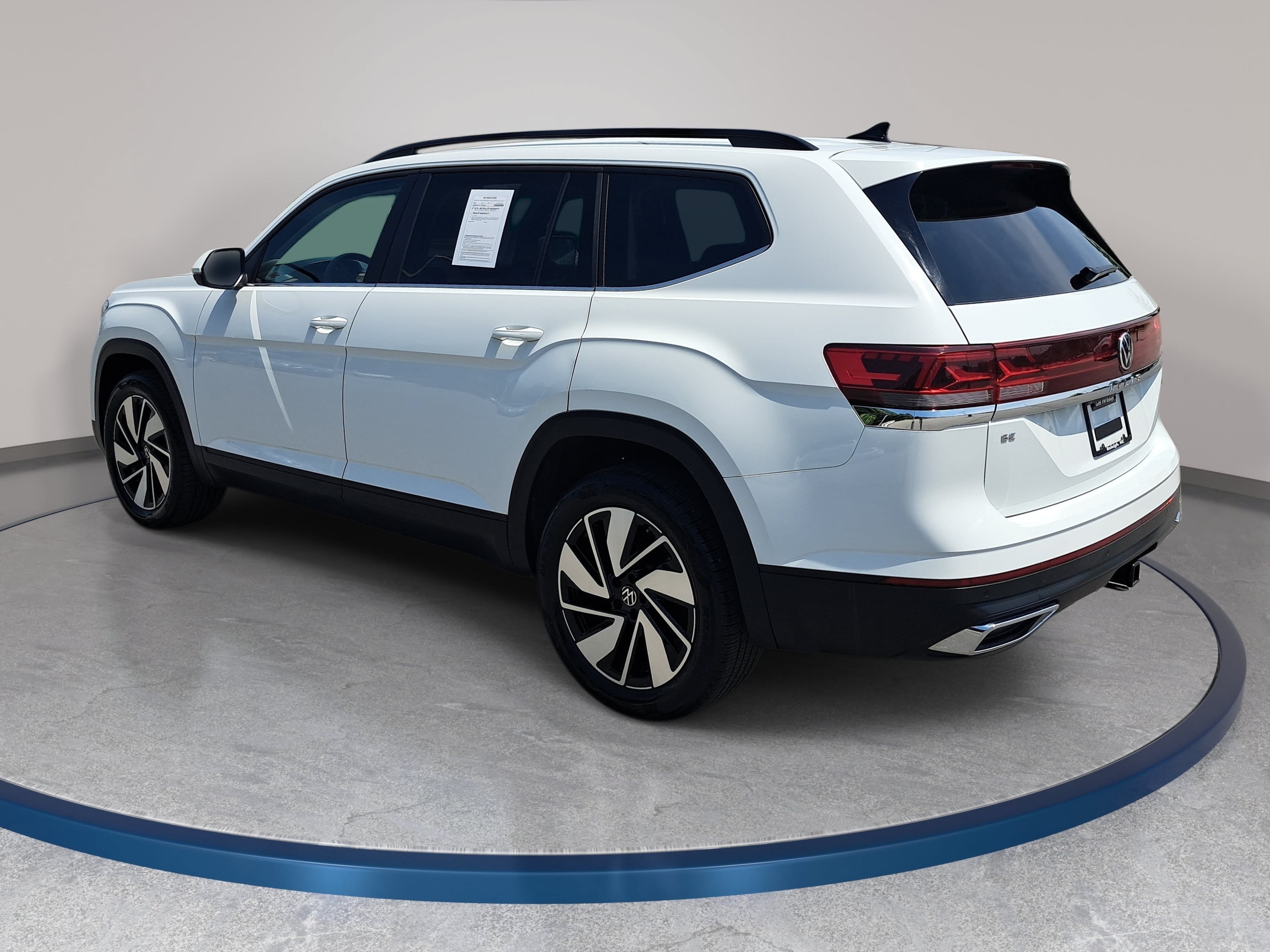 Used 2025 Volkswagen Atlas SE AWD/4WD image 7