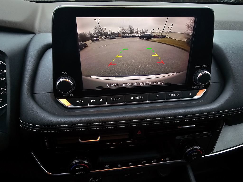 Used 2023 Nissan Rogue SV image 11