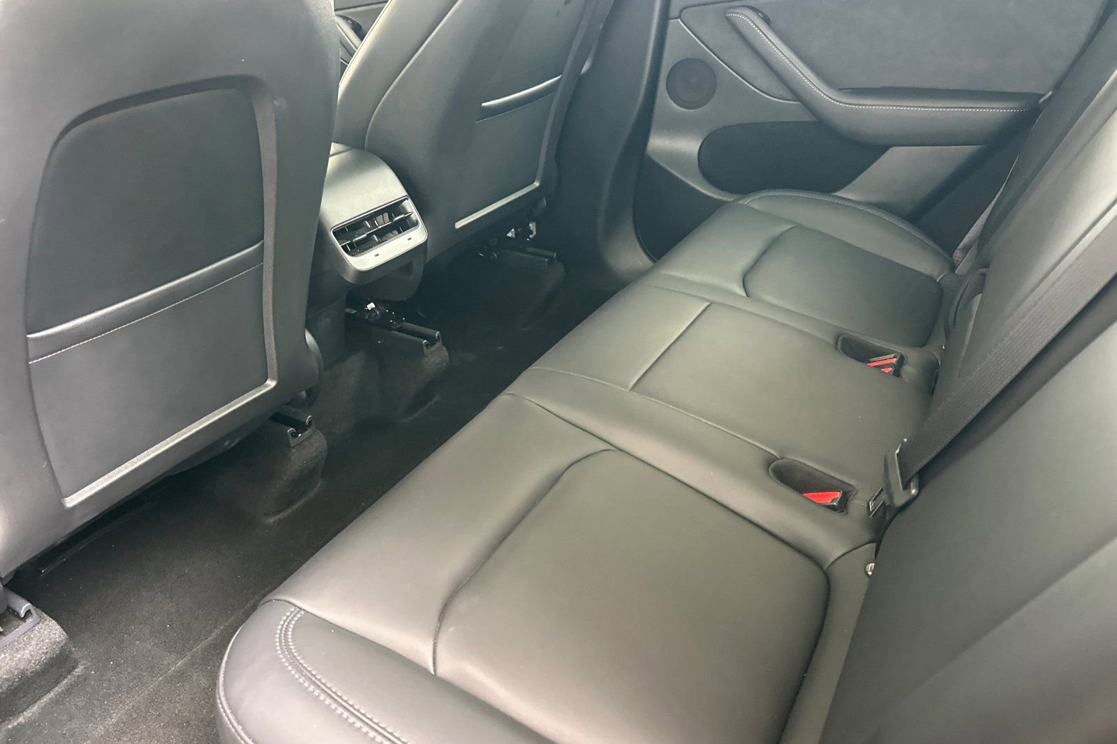 Used 2024 Tesla Model Y Long Range image 12